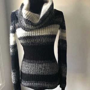 Le Chateau Sweater XXS